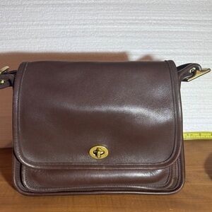 VINTAGE Coach Rambler's Legacy 9061 - MADE IN USA - 1999 Mahogany